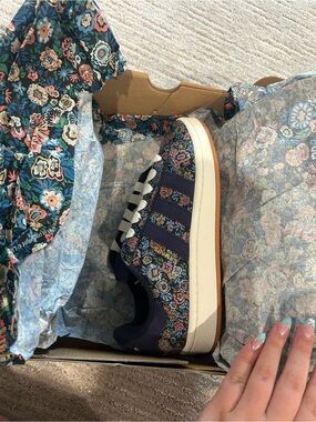 adidas Campus Floral Sneaker - Navy & Cream